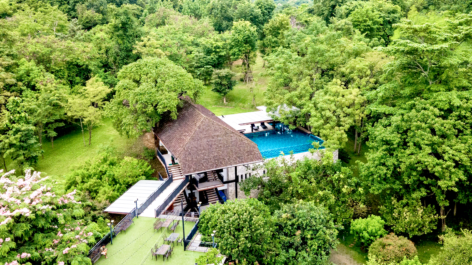 raintree khaoyai hotel building